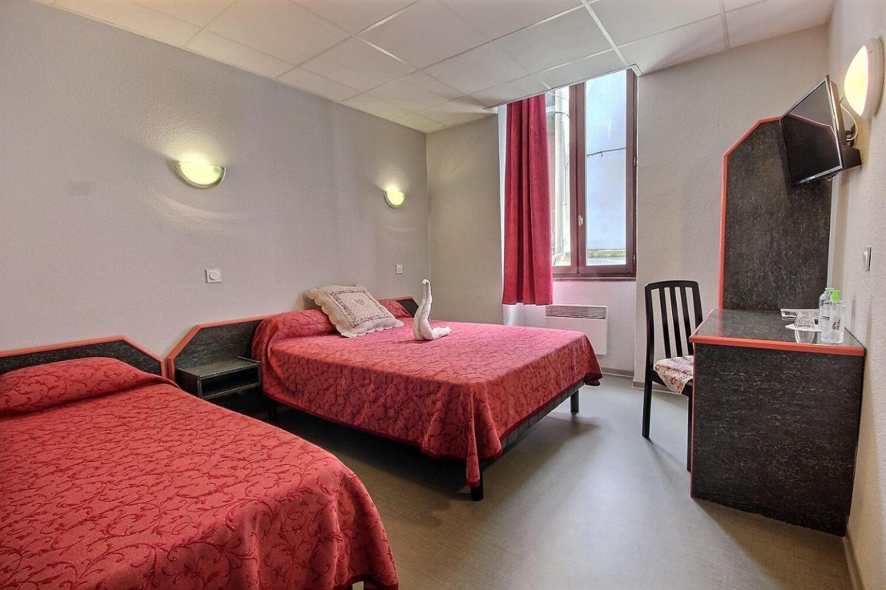 Hotel Central Saint-Pierre-dʼAlbigny Exteriör bild